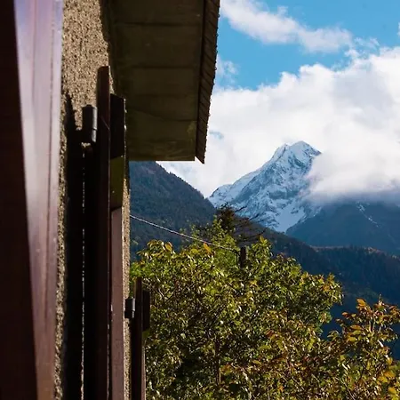 Maison Avec Vue Sur La Montagne Les Circaetes Bourisp Exterior photo